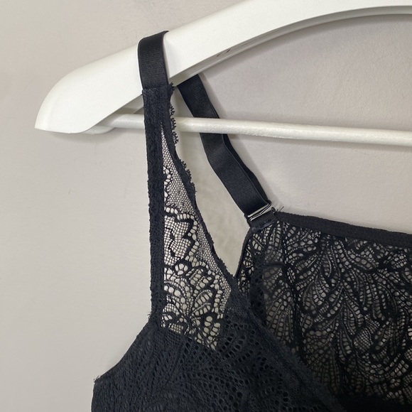 Deesse Black All-Over Lace Wireless Padded Bralette - Picture 7 of 14